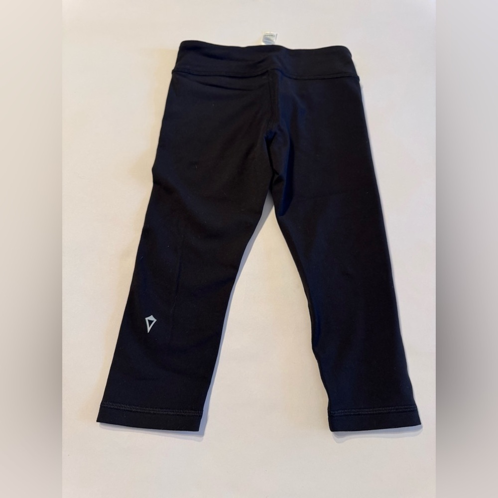 Ivivva By Lululemon Girls Size 6 Cropped Black Athletic Leggings